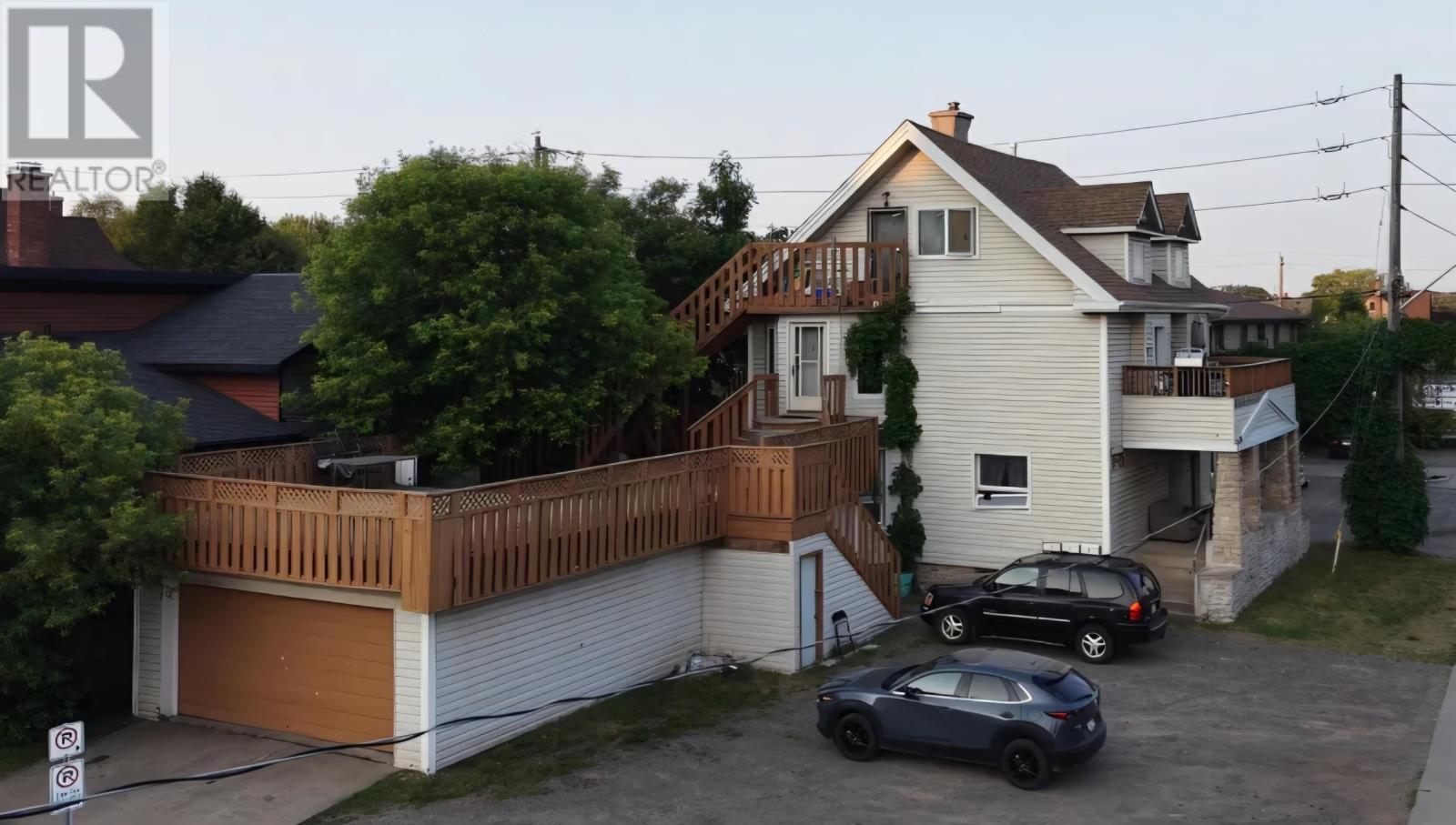 711 Ridgeway Street E - 4