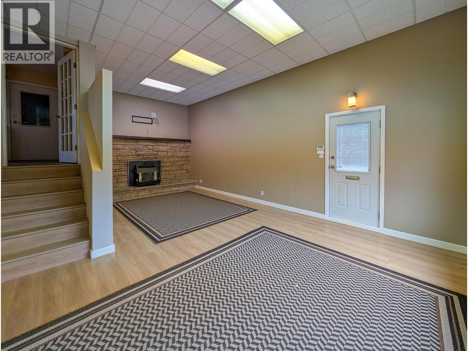 1689 BIRCH STREET - 36