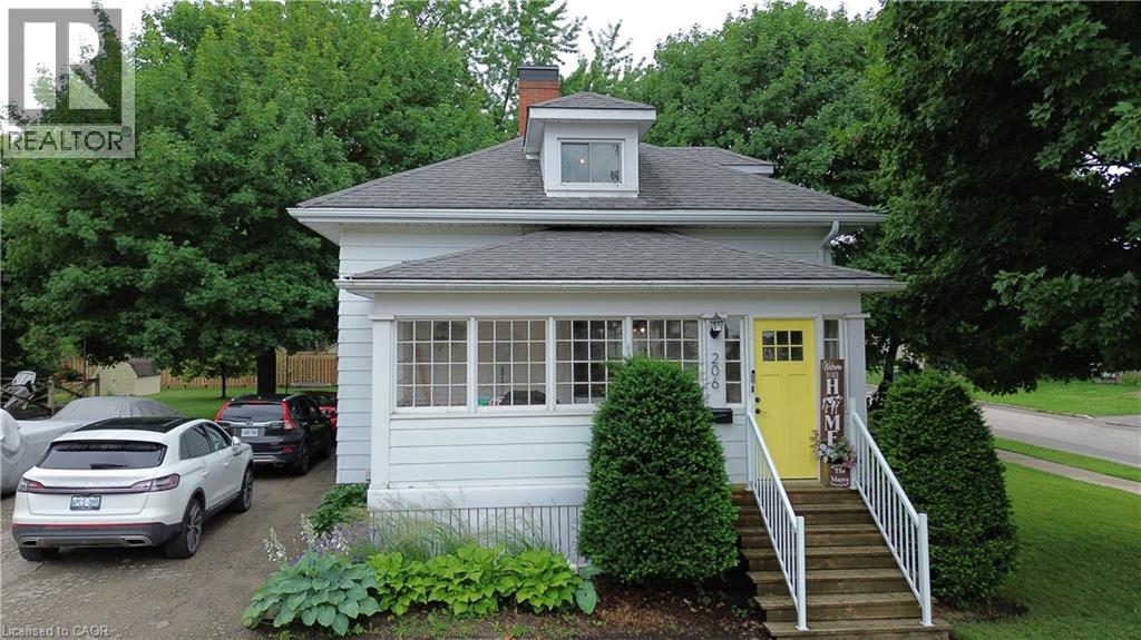 206 UNION Street E - 1