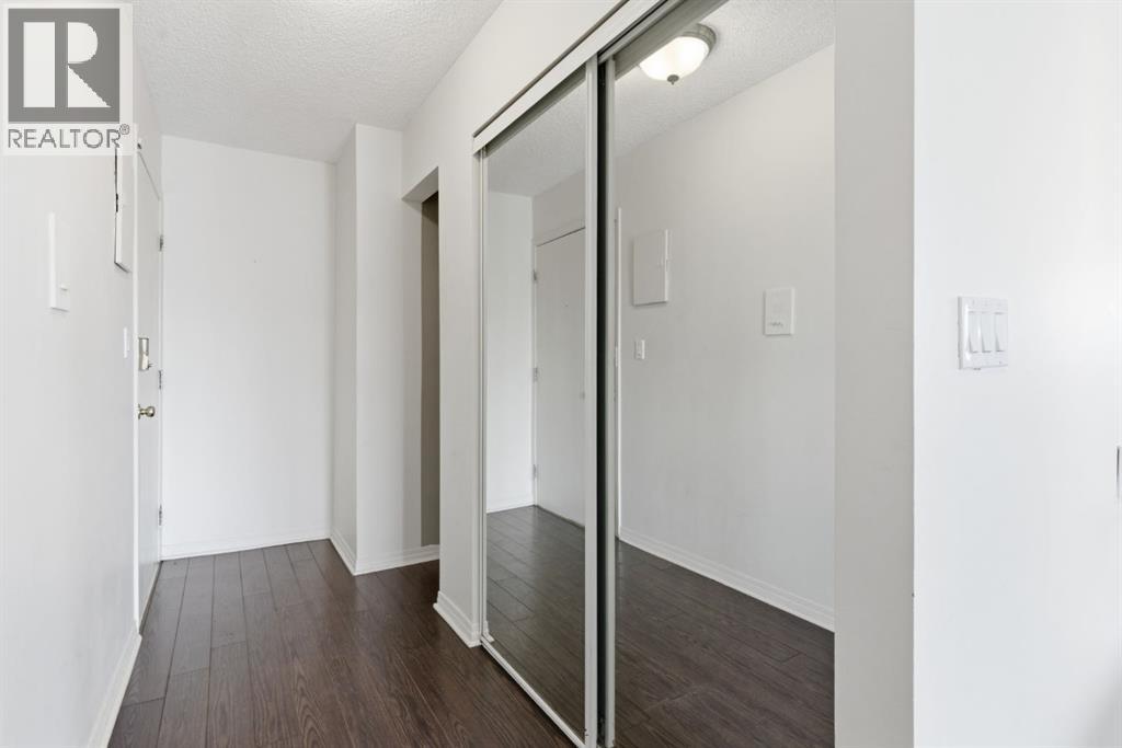 #302 2508 17 Street SW - 17