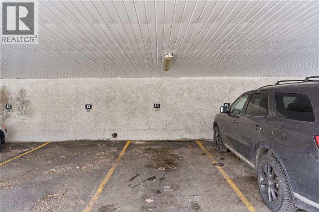 #302 2508 17 Street SW - 18