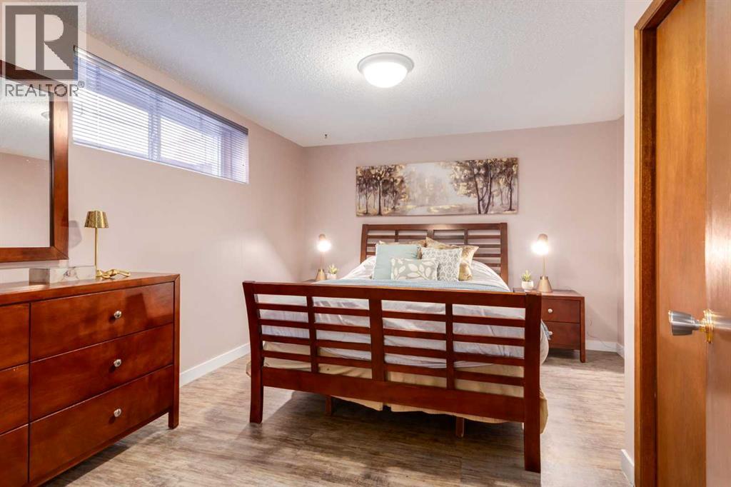 3931 23 Avenue SW - Image 25