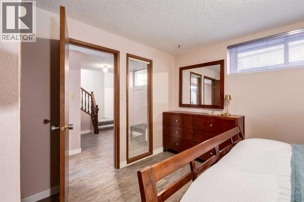 3931 23 Avenue SW - Image 24