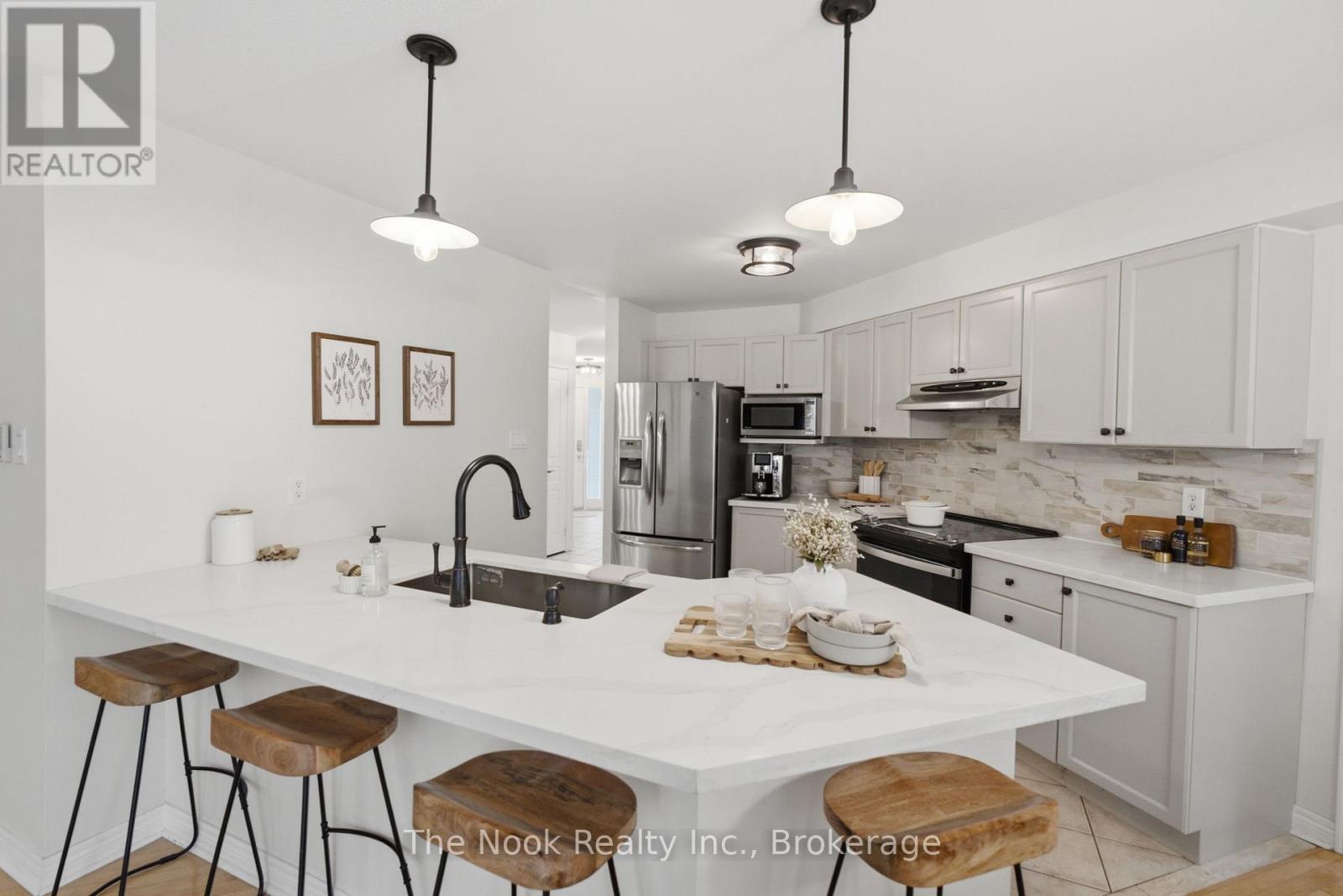 99 EARL CUDDIE BOULEVARD - 16