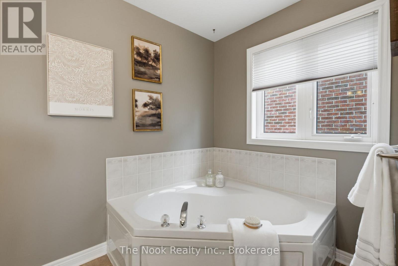 99 EARL CUDDIE BOULEVARD - 32