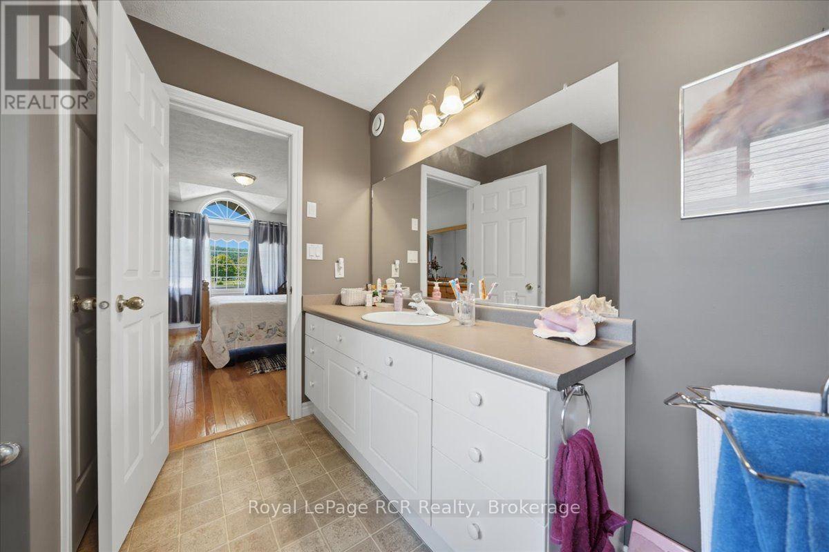 255 2ND AVENUE W - 11