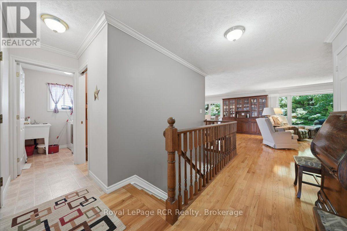 255 2ND AVENUE W - 12