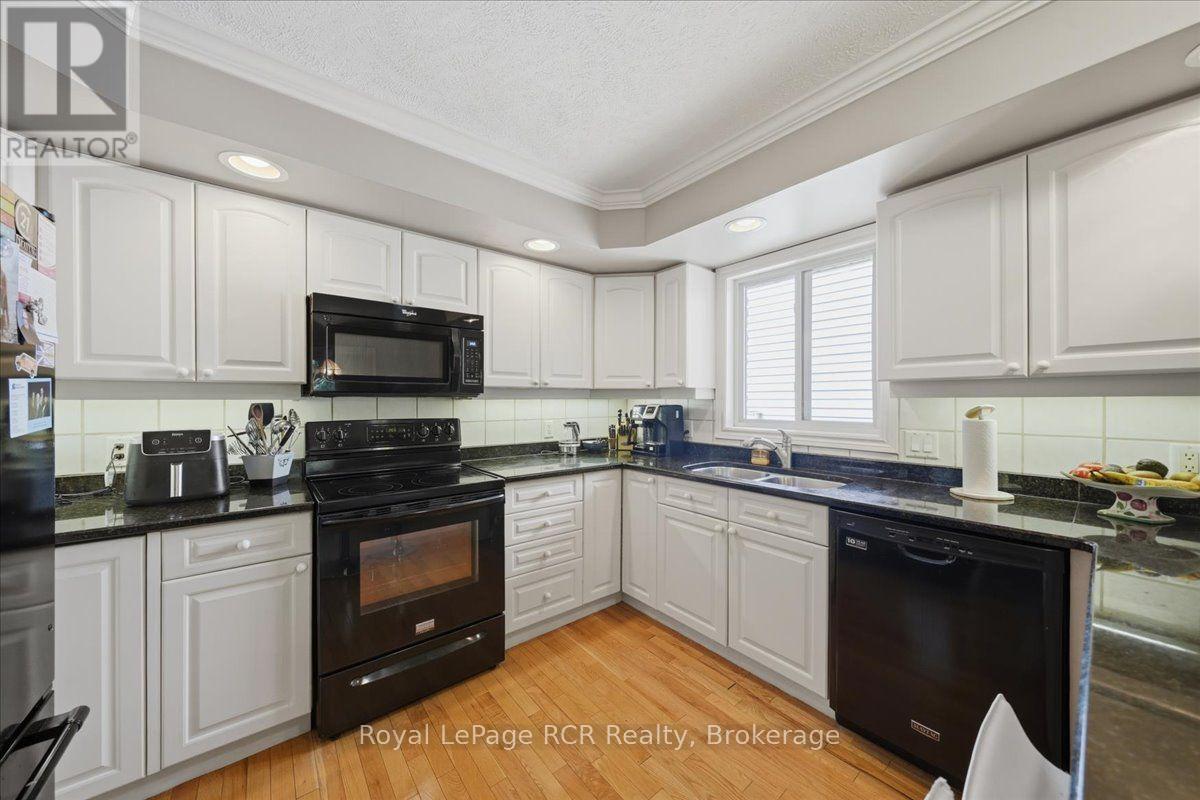 255 2ND AVENUE W - 17