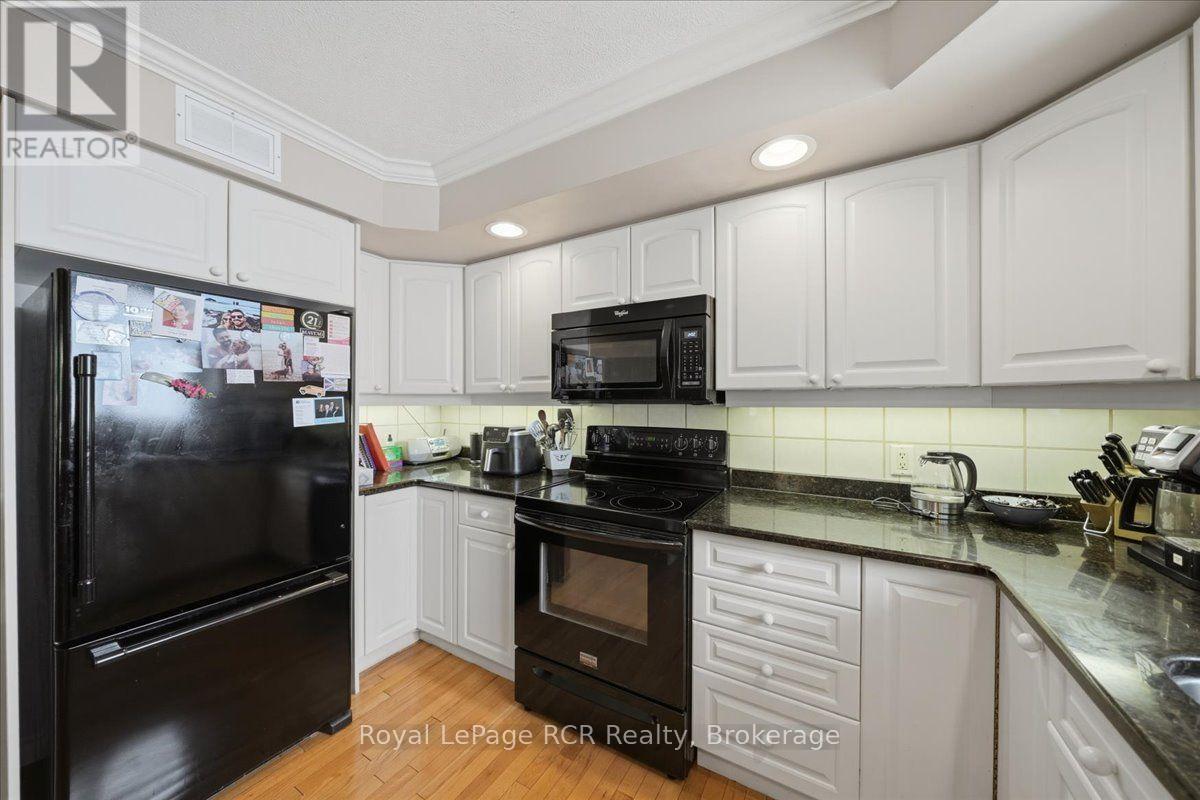 255 2ND AVENUE W - 18