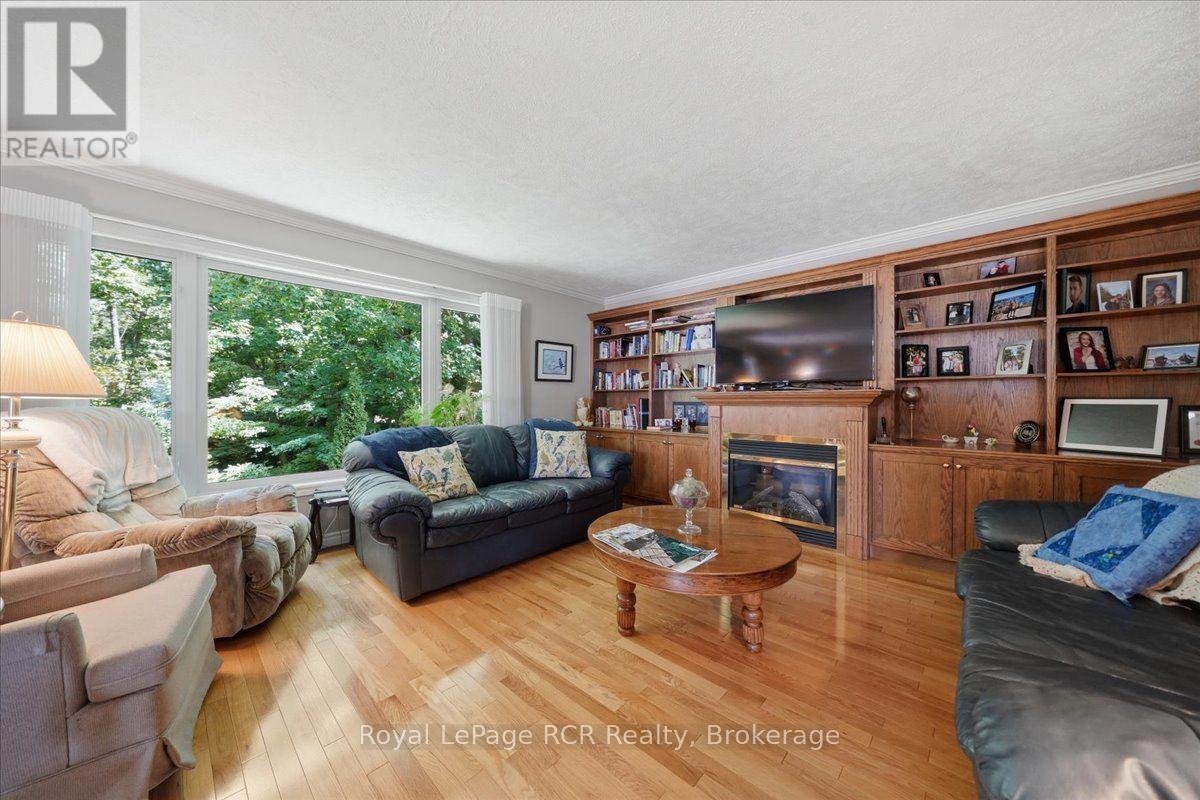 255 2ND AVENUE W - 25