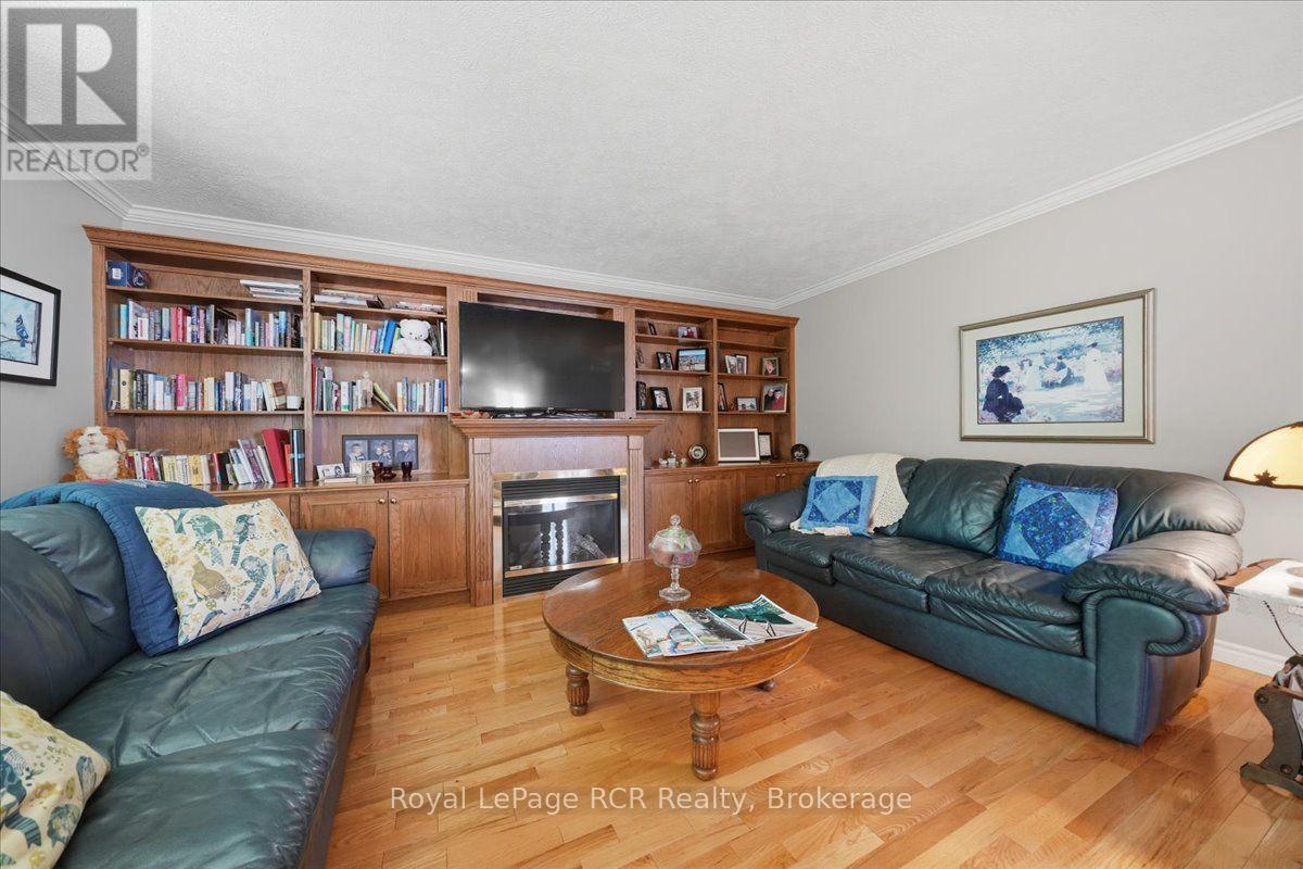 255 2ND AVENUE W - 28