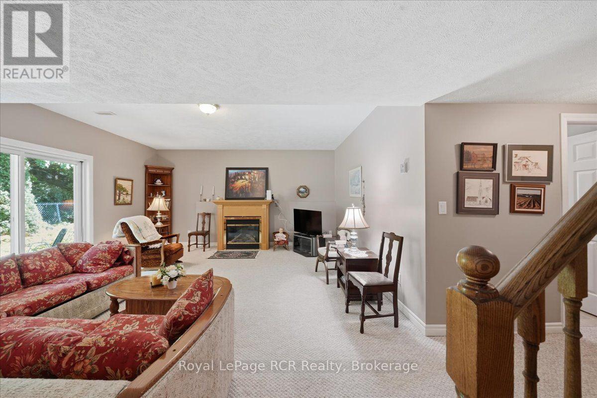 255 2ND AVENUE W - 32