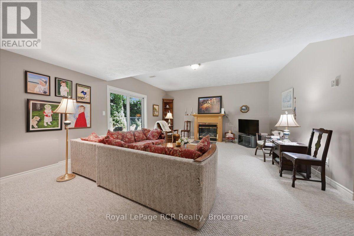 255 2ND AVENUE W - 33