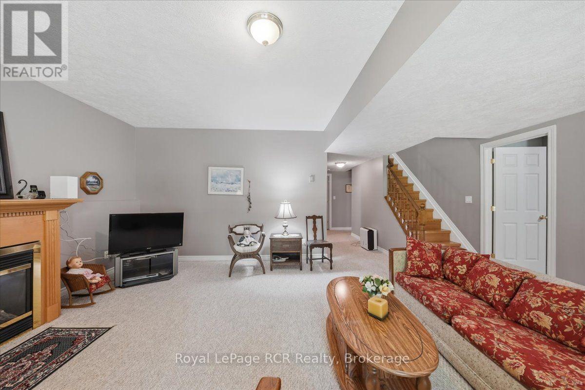 255 2ND AVENUE W - 34