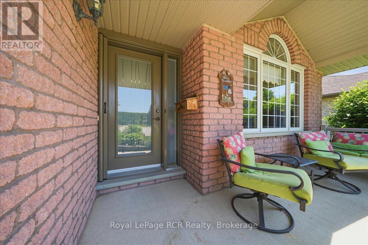 255 2ND AVENUE W - 4
