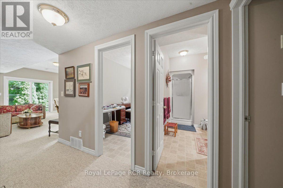 255 2ND AVENUE W - 40