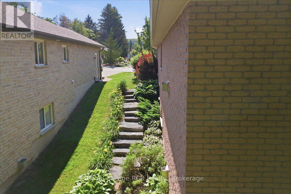 255 2ND AVENUE W - 45
