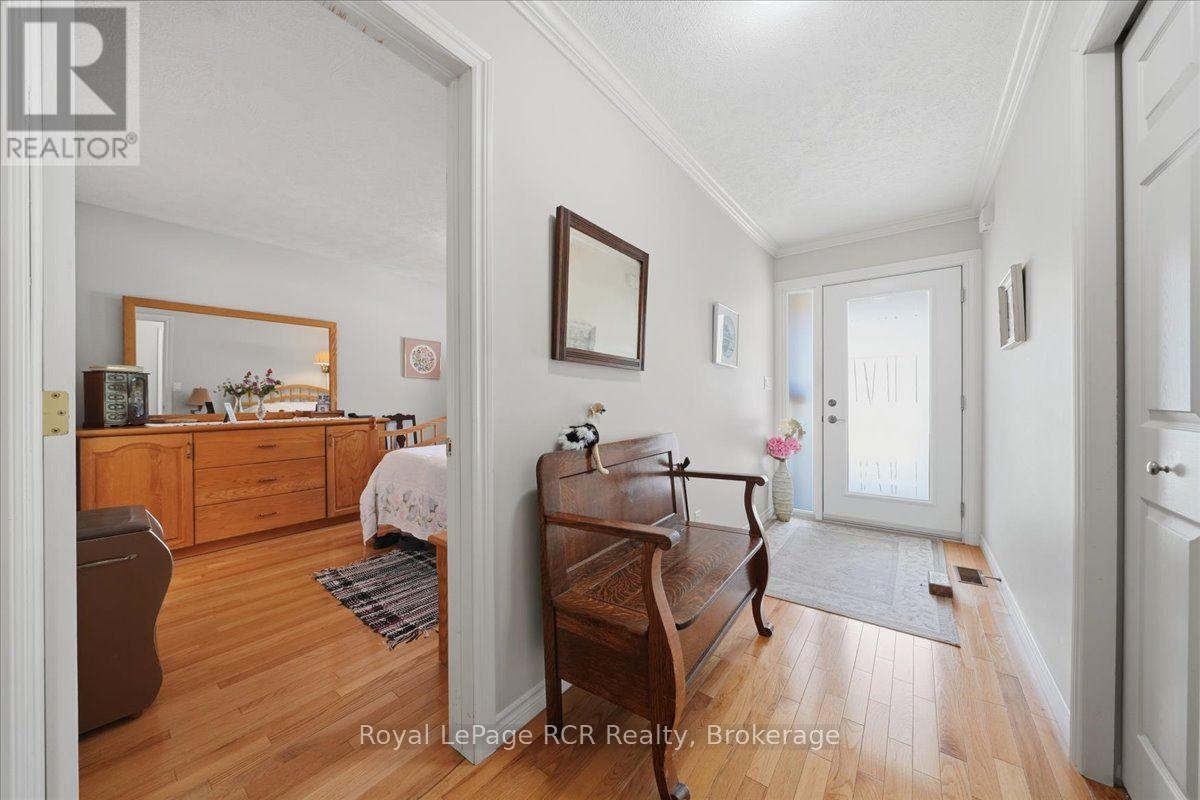 255 2ND AVENUE W - 6