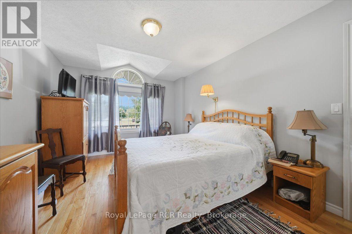 255 2ND AVENUE W - 8