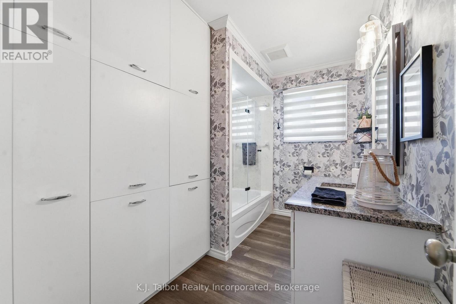 72163 LAKESHORE DRIVE N - 17