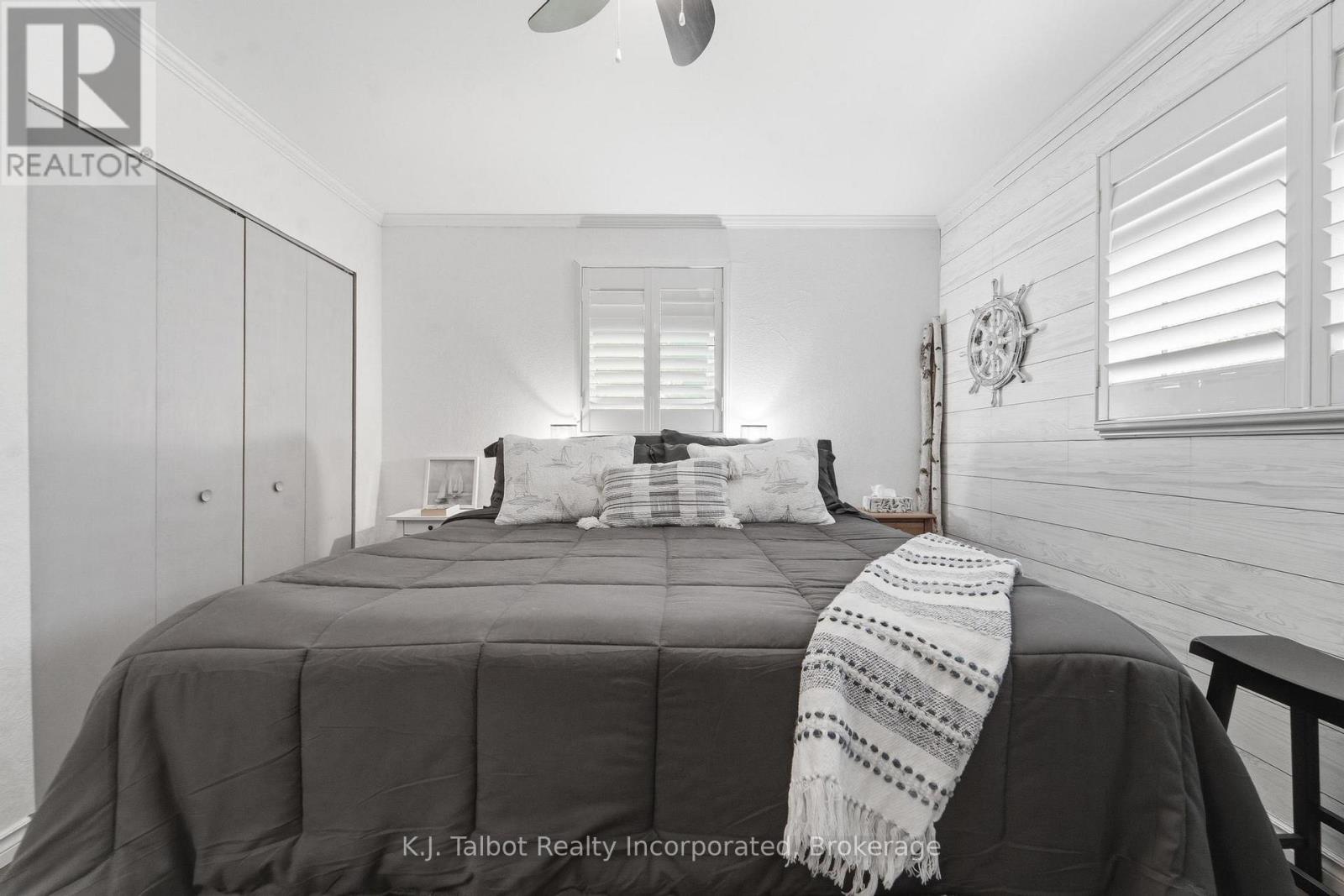 72163 LAKESHORE DRIVE N - Image 20