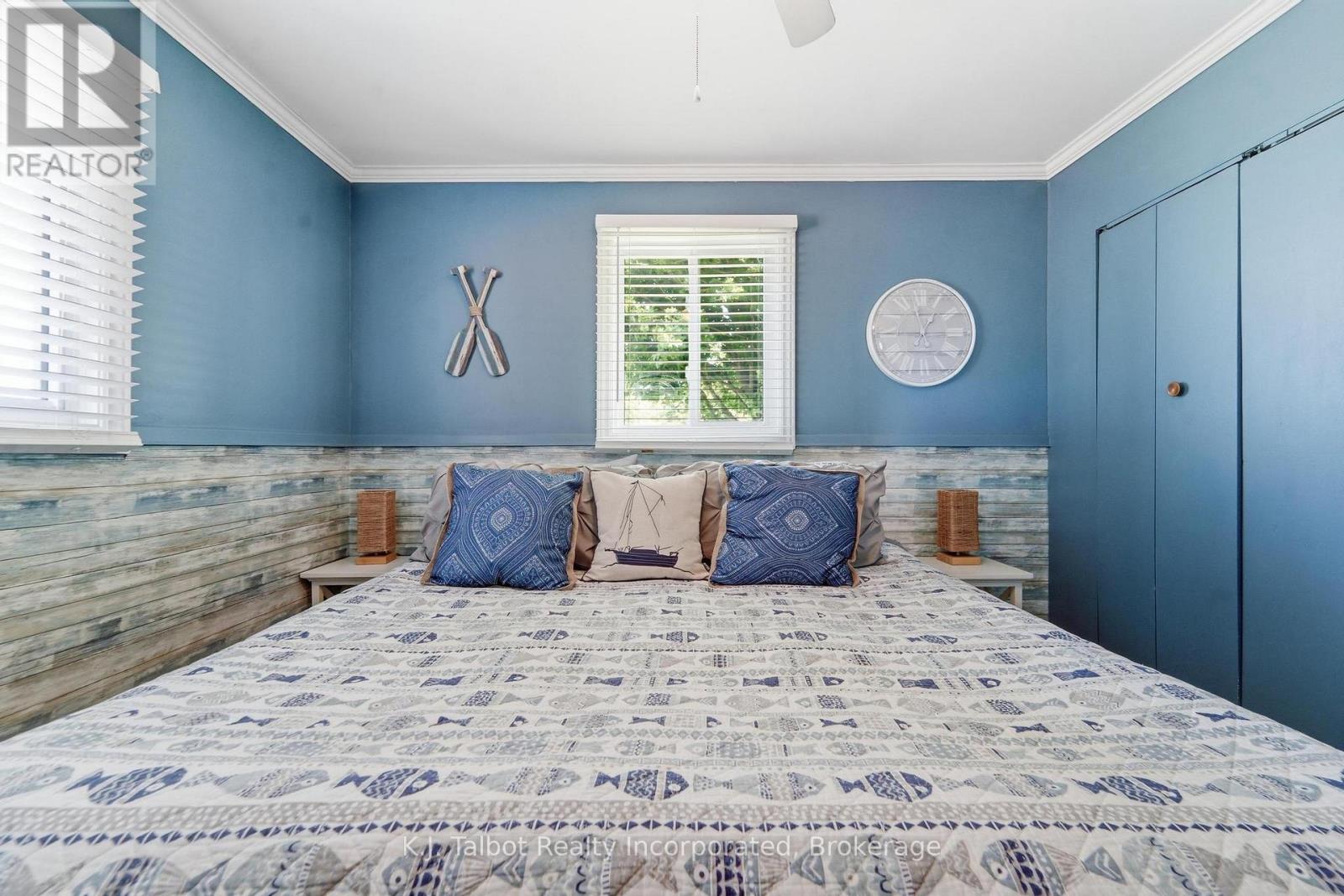 72163 LAKESHORE DRIVE N - Image 22