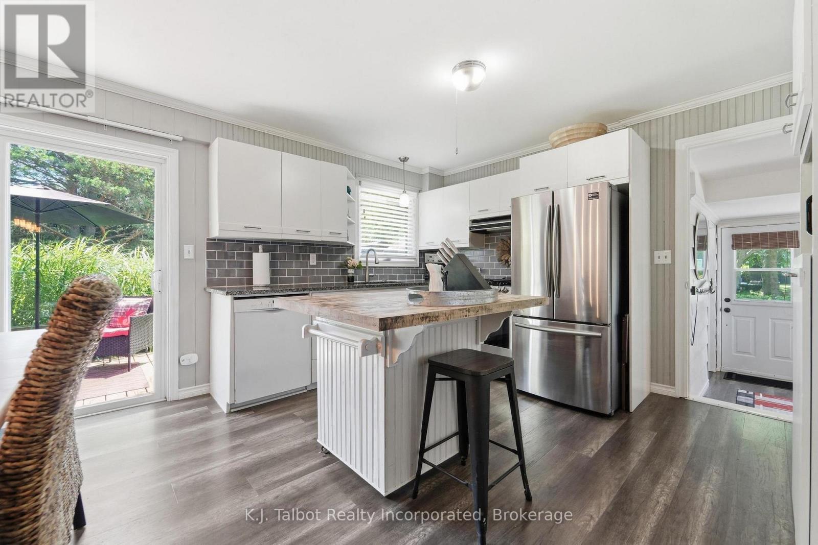 72163 LAKESHORE DRIVE N - Image 7