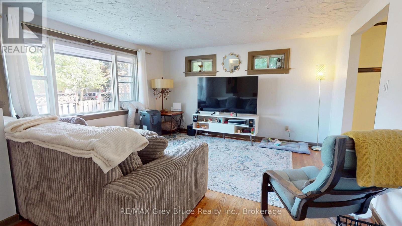 250 2ND AVENUE E - 17