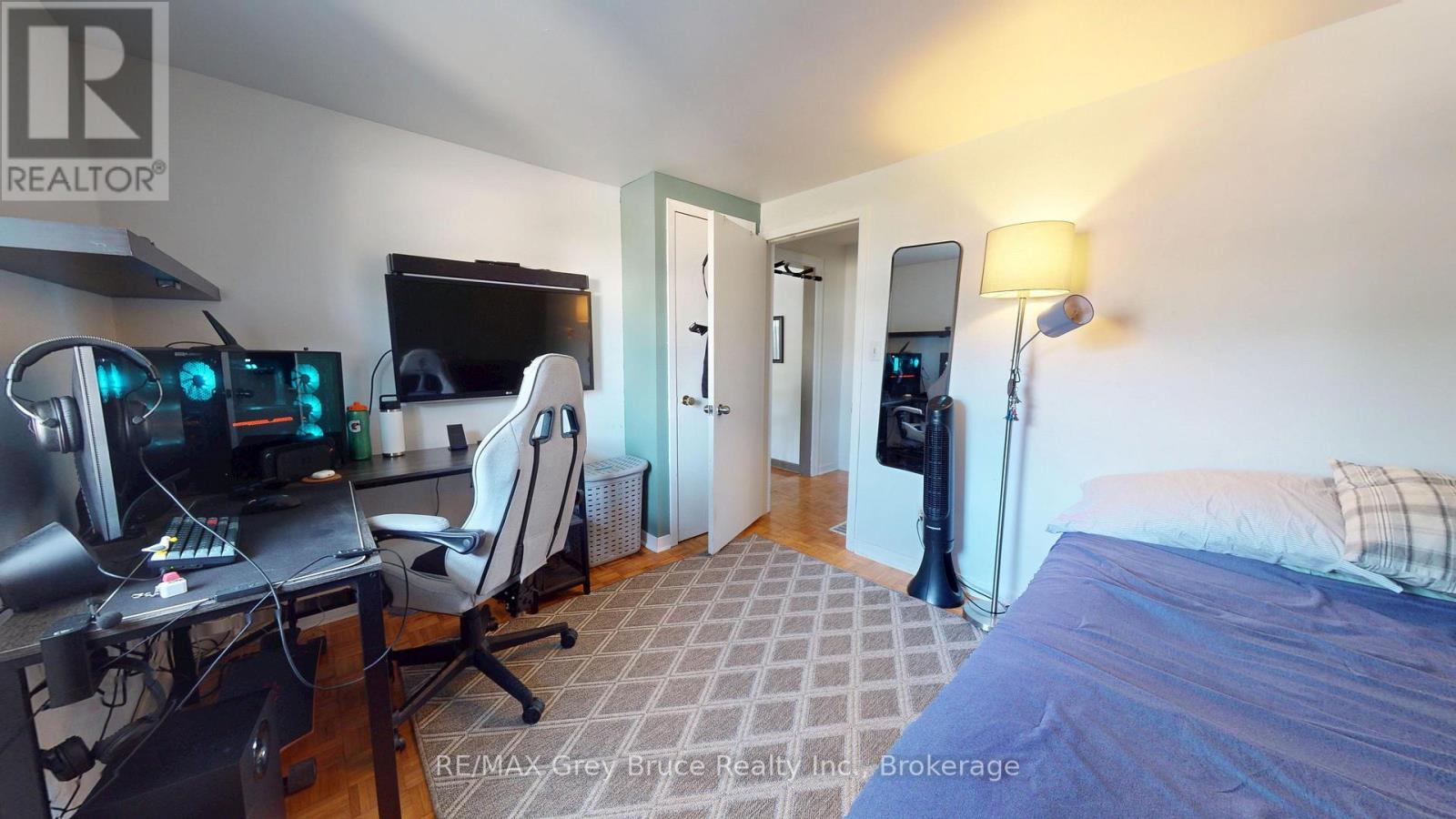 250 2ND AVENUE E - 29