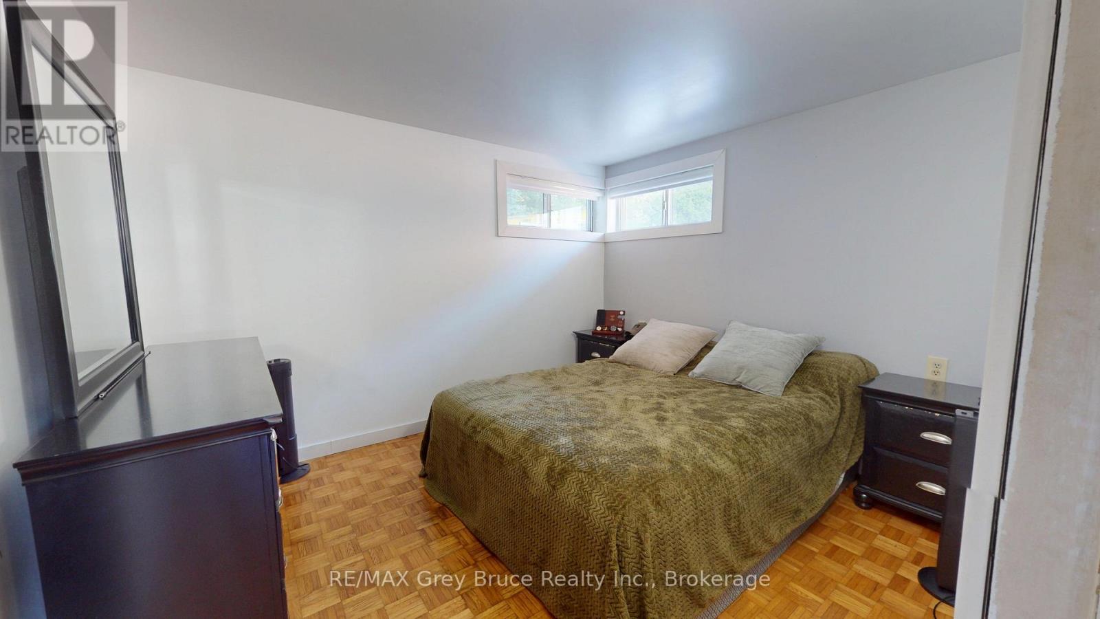 250 2ND AVENUE E - 33