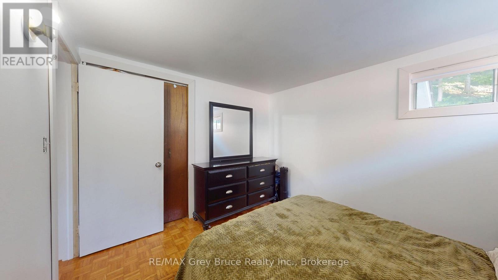 250 2ND AVENUE E - 35