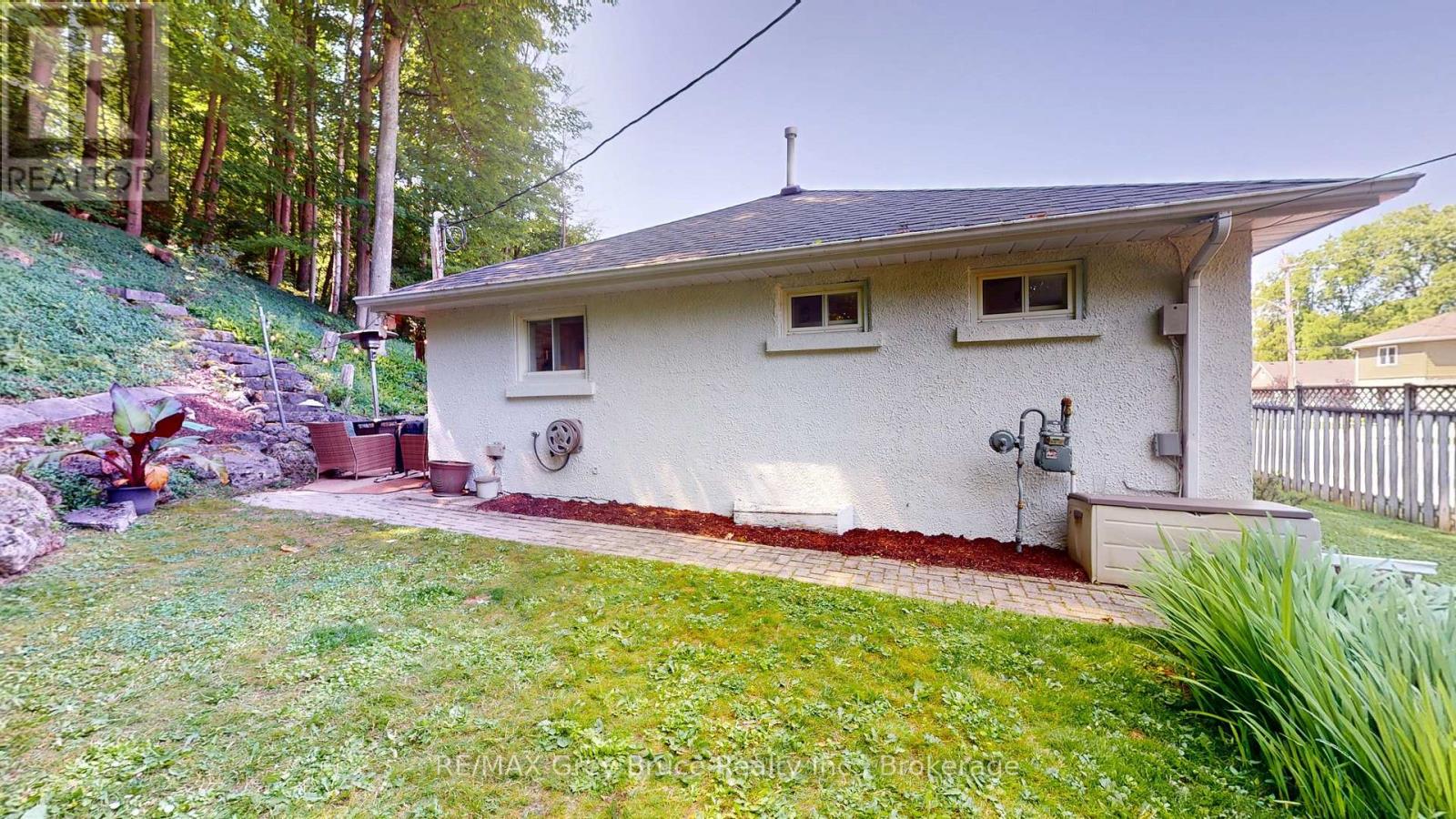 250 2ND AVENUE E - 6