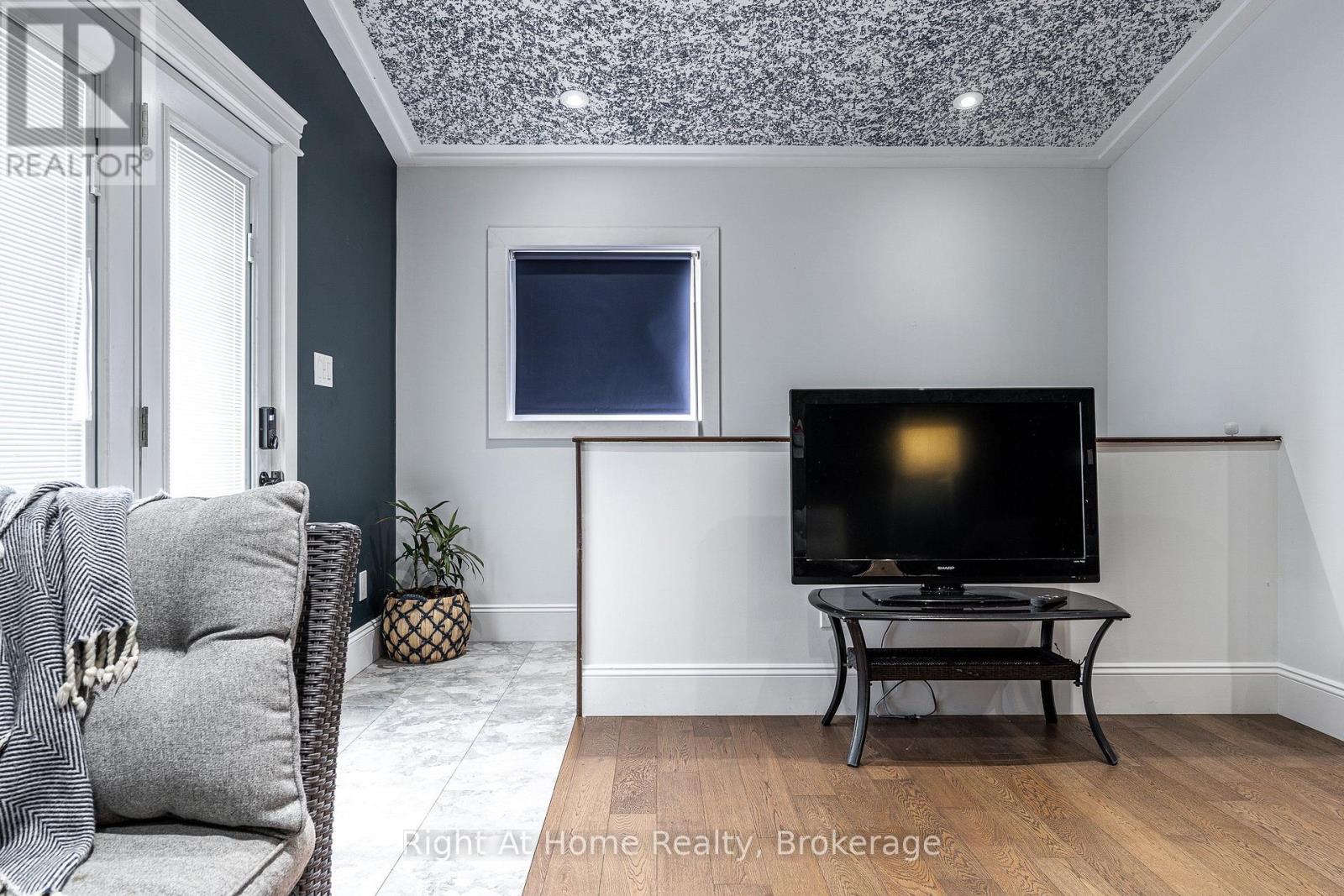 92 REBECCA STREET - 15