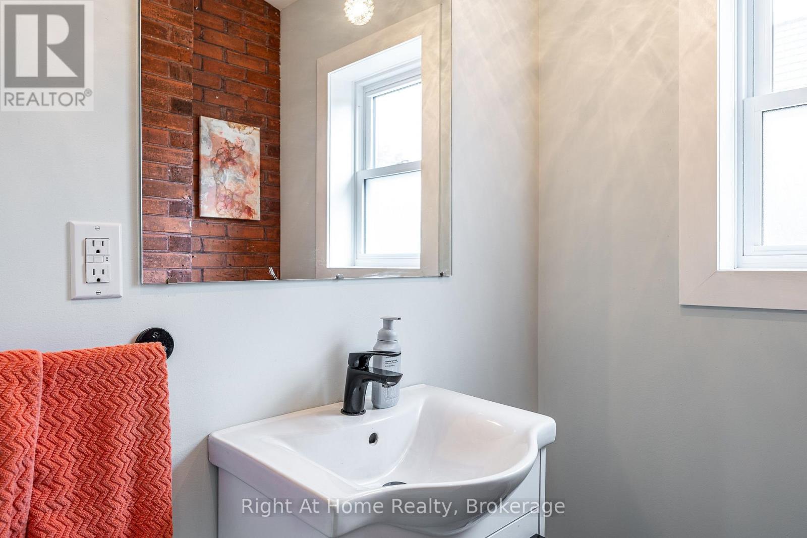 92 REBECCA STREET - 19