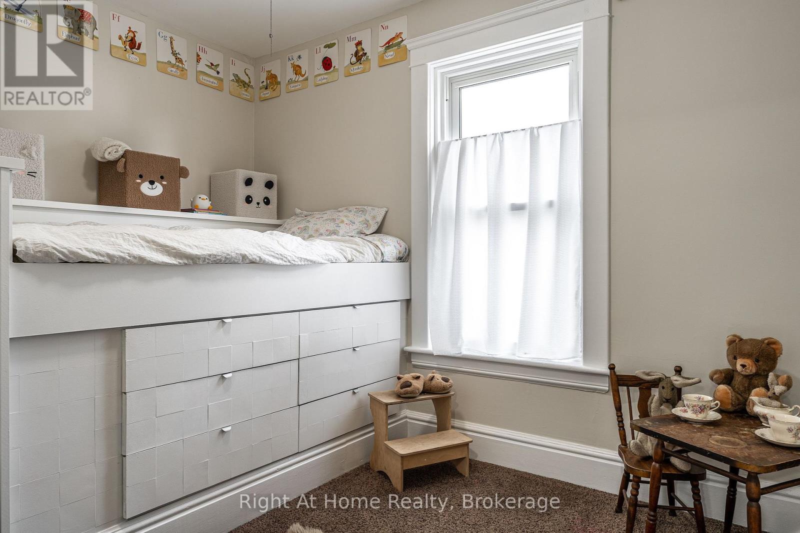 92 REBECCA STREET - 23