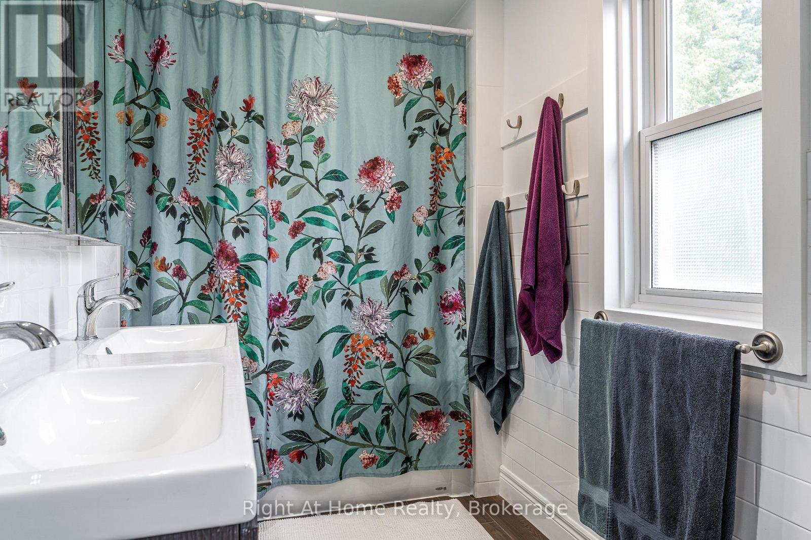 92 REBECCA STREET - 27