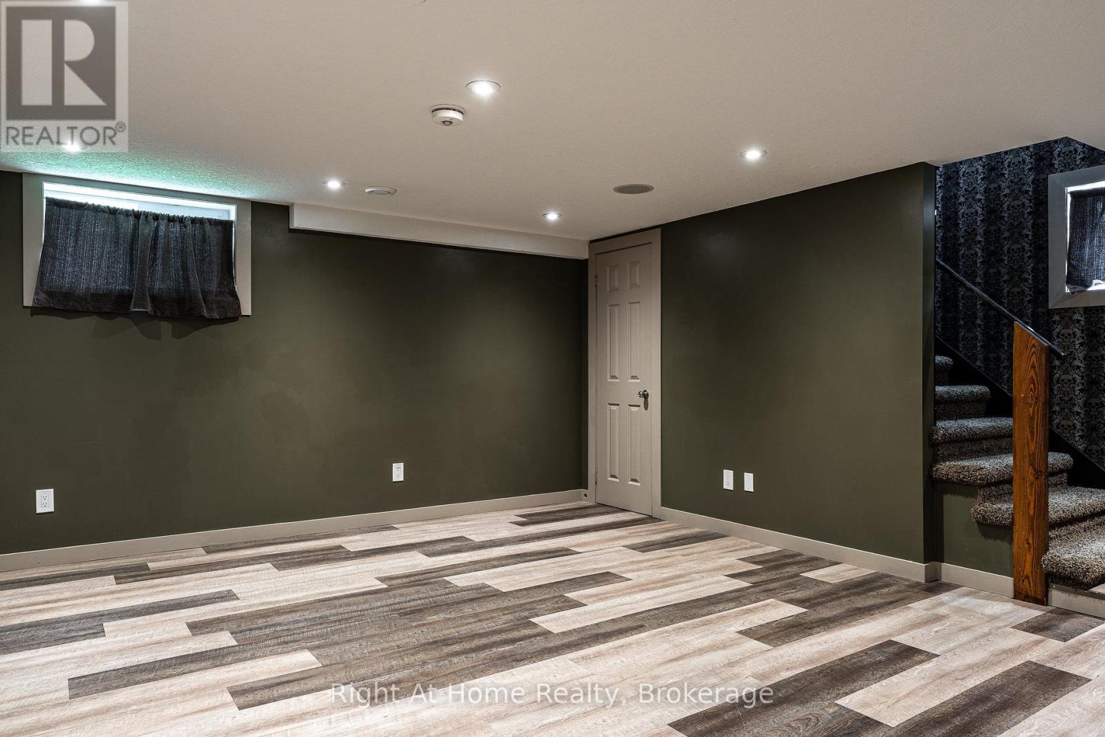 92 REBECCA STREET - 32