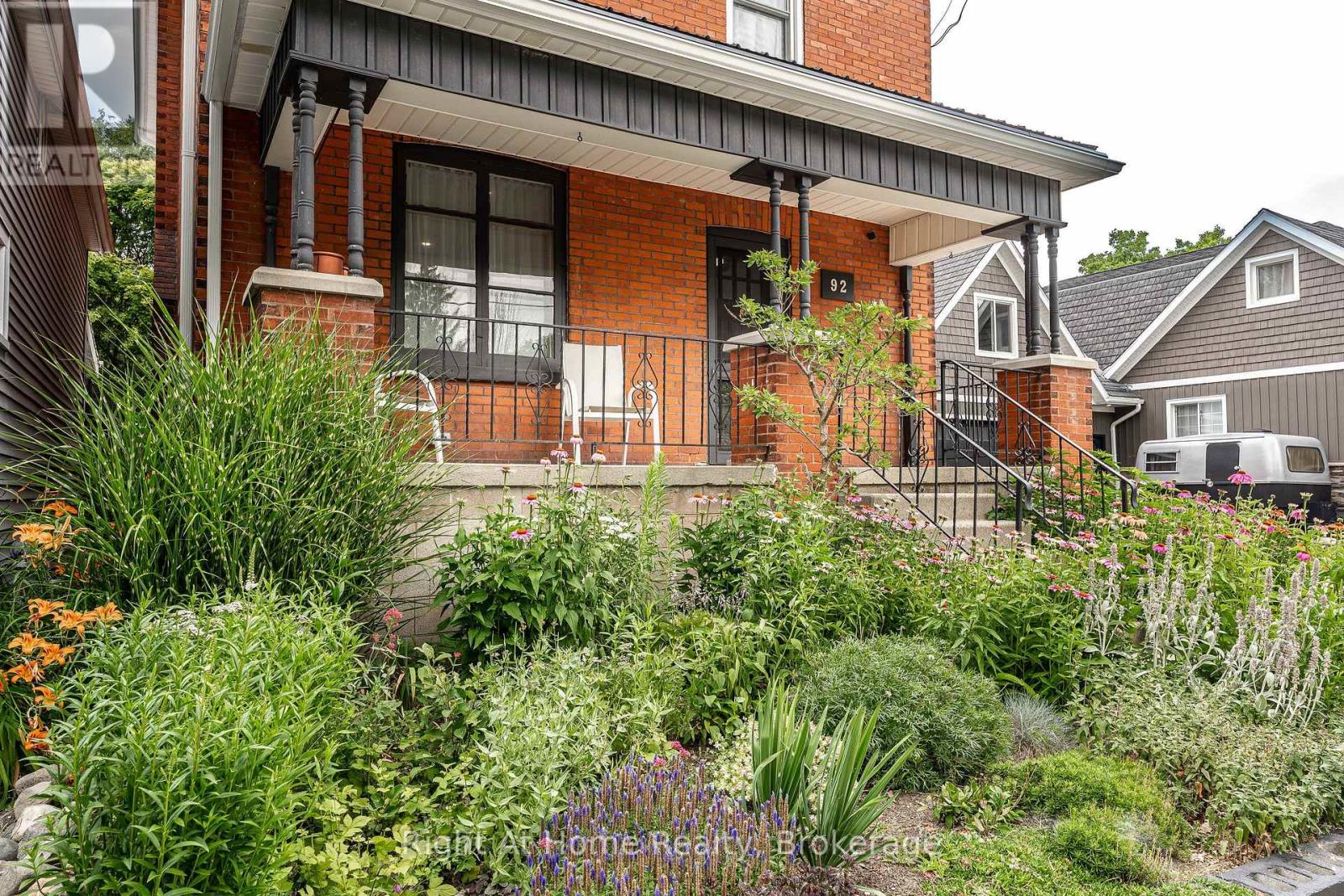 92 REBECCA STREET - 40