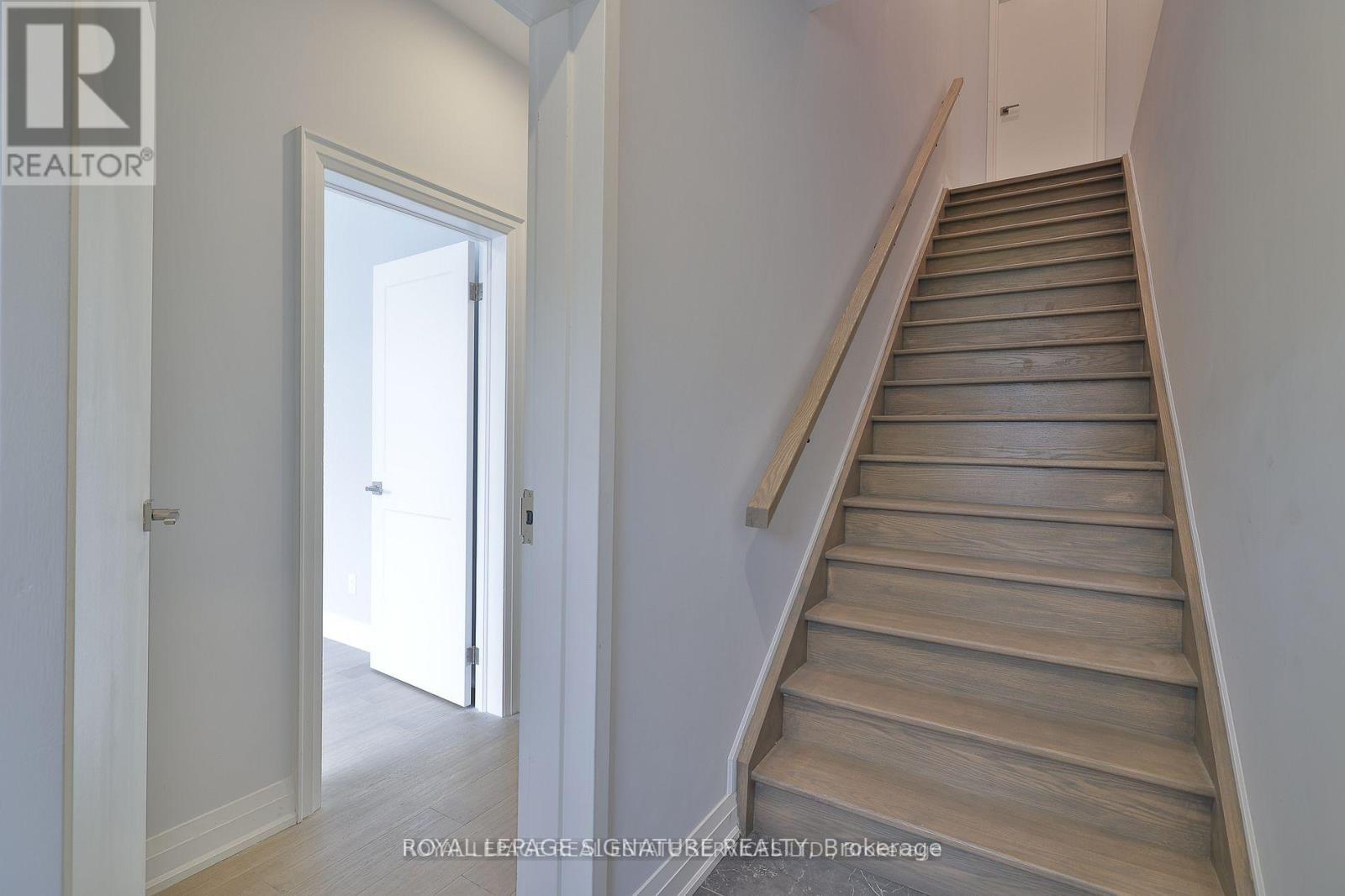 Entry to Main level