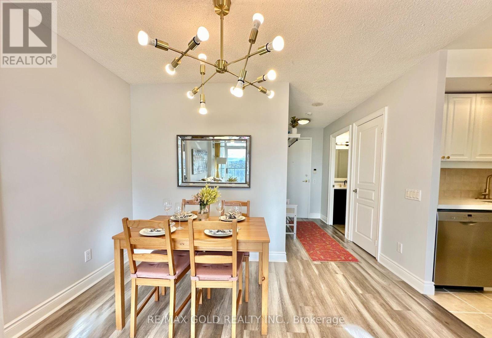 #1608 10 NORTHTOWN WAY - 16