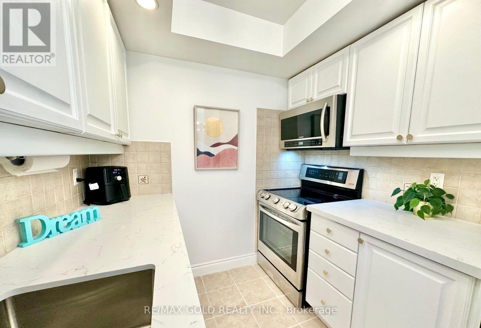 #1608 10 NORTHTOWN WAY - 21
