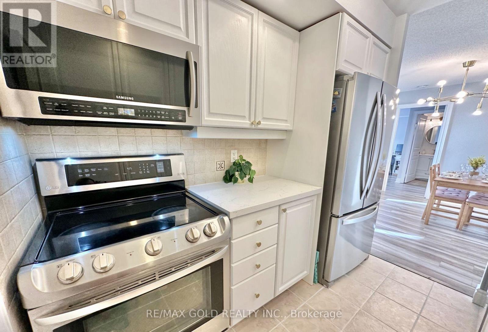 #1608 10 NORTHTOWN WAY - 23