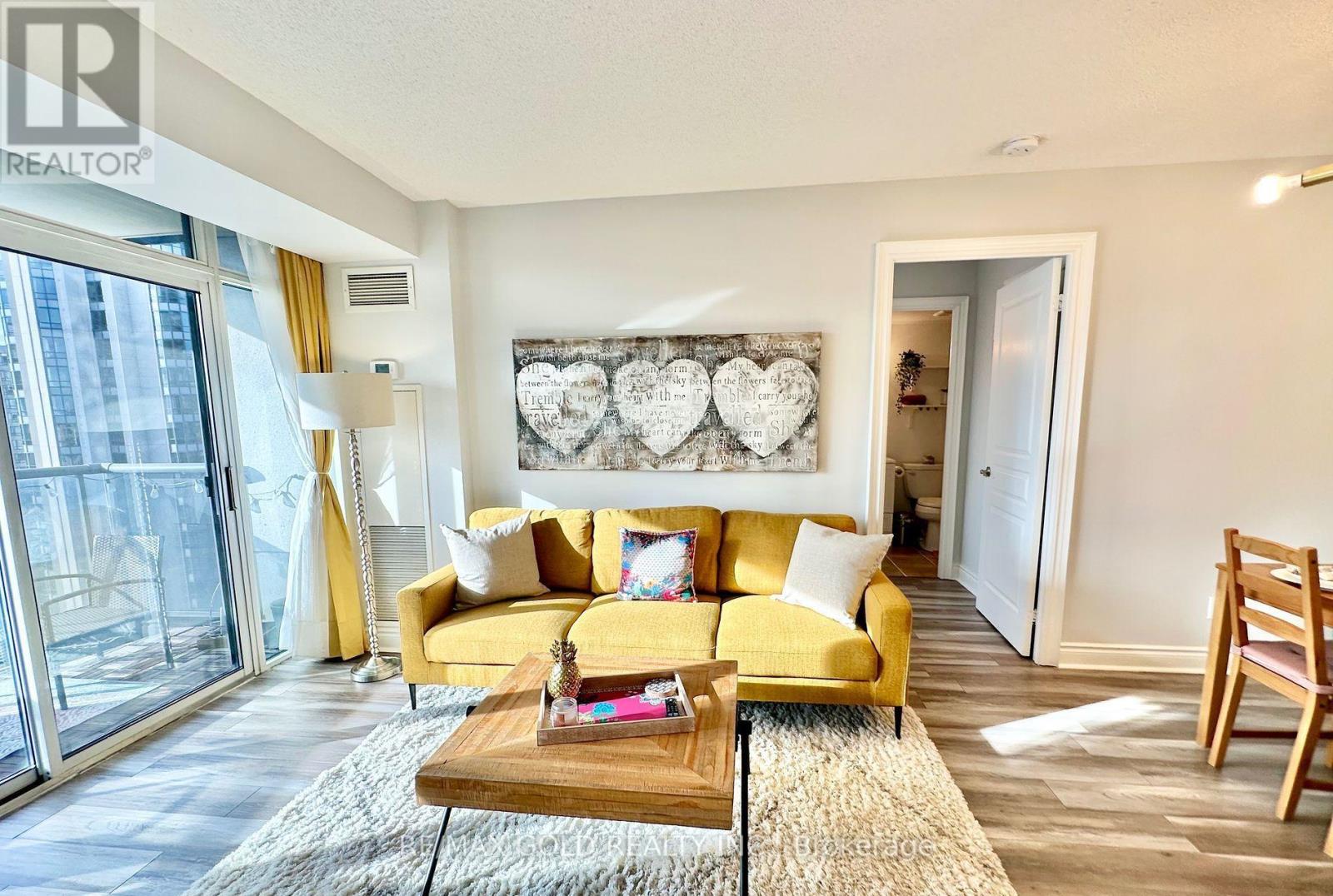#1608 10 NORTHTOWN WAY - 8