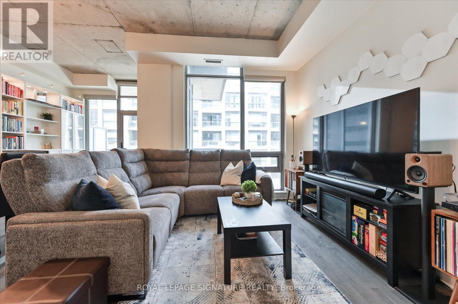 #420 399 ADELAIDE STREET W - 10
