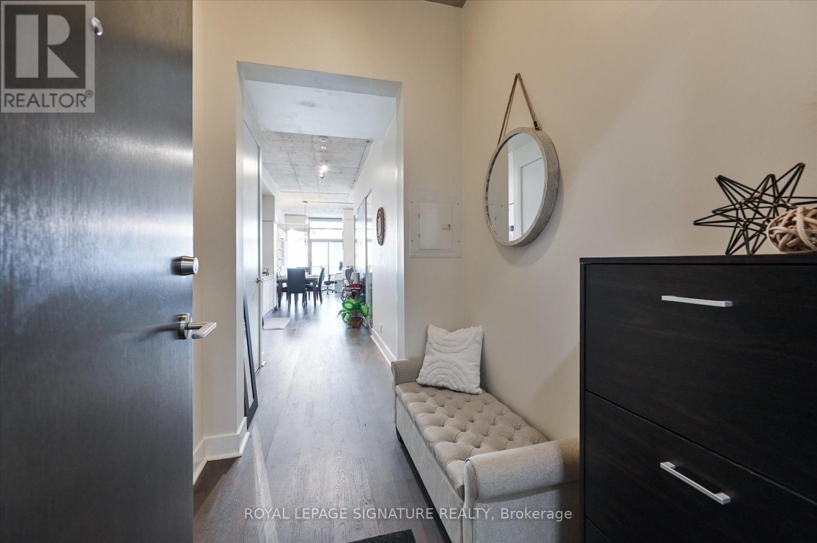 #420 399 ADELAIDE STREET W - 4