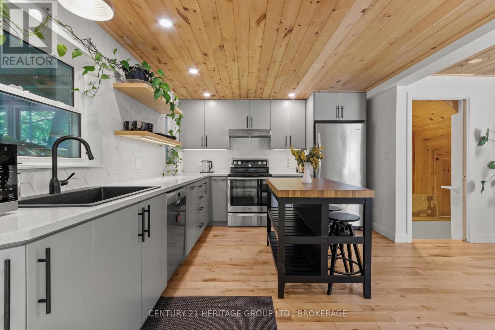6 ST CATHERINE STREET - 10