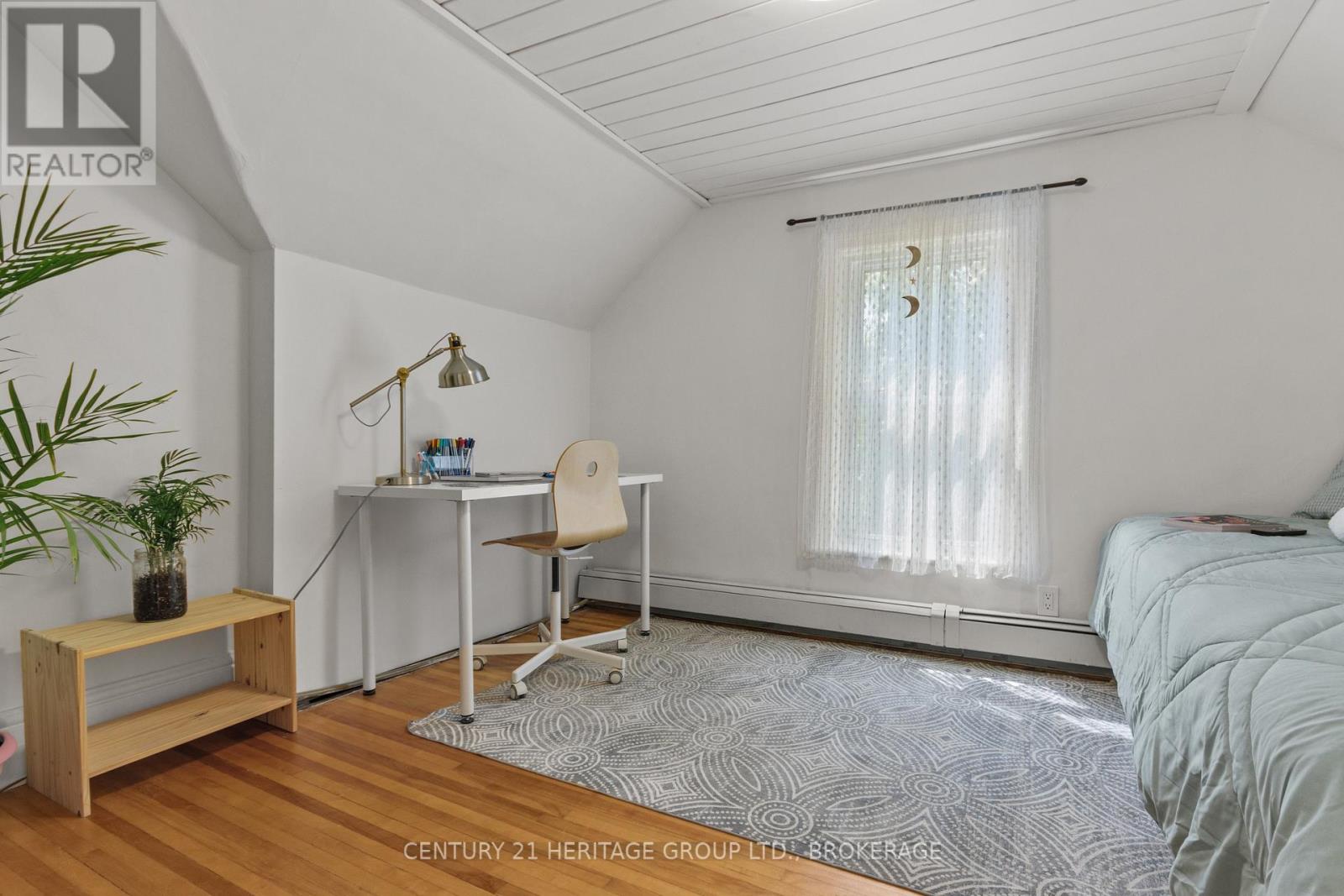 6 ST CATHERINE STREET - 21