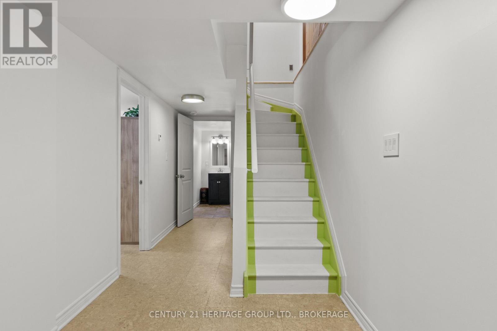 6 ST CATHERINE STREET - 26