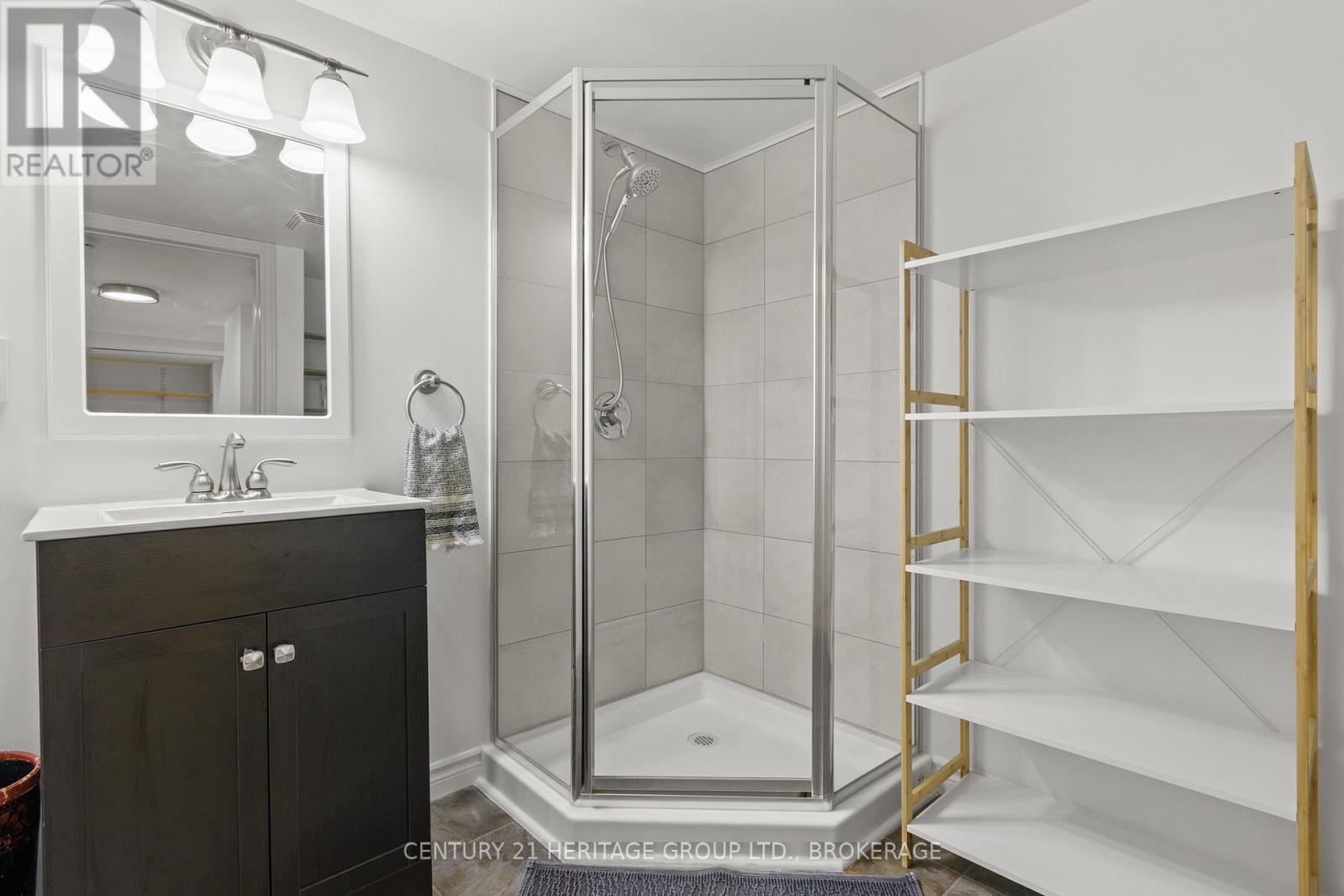 6 ST CATHERINE STREET - Image 29