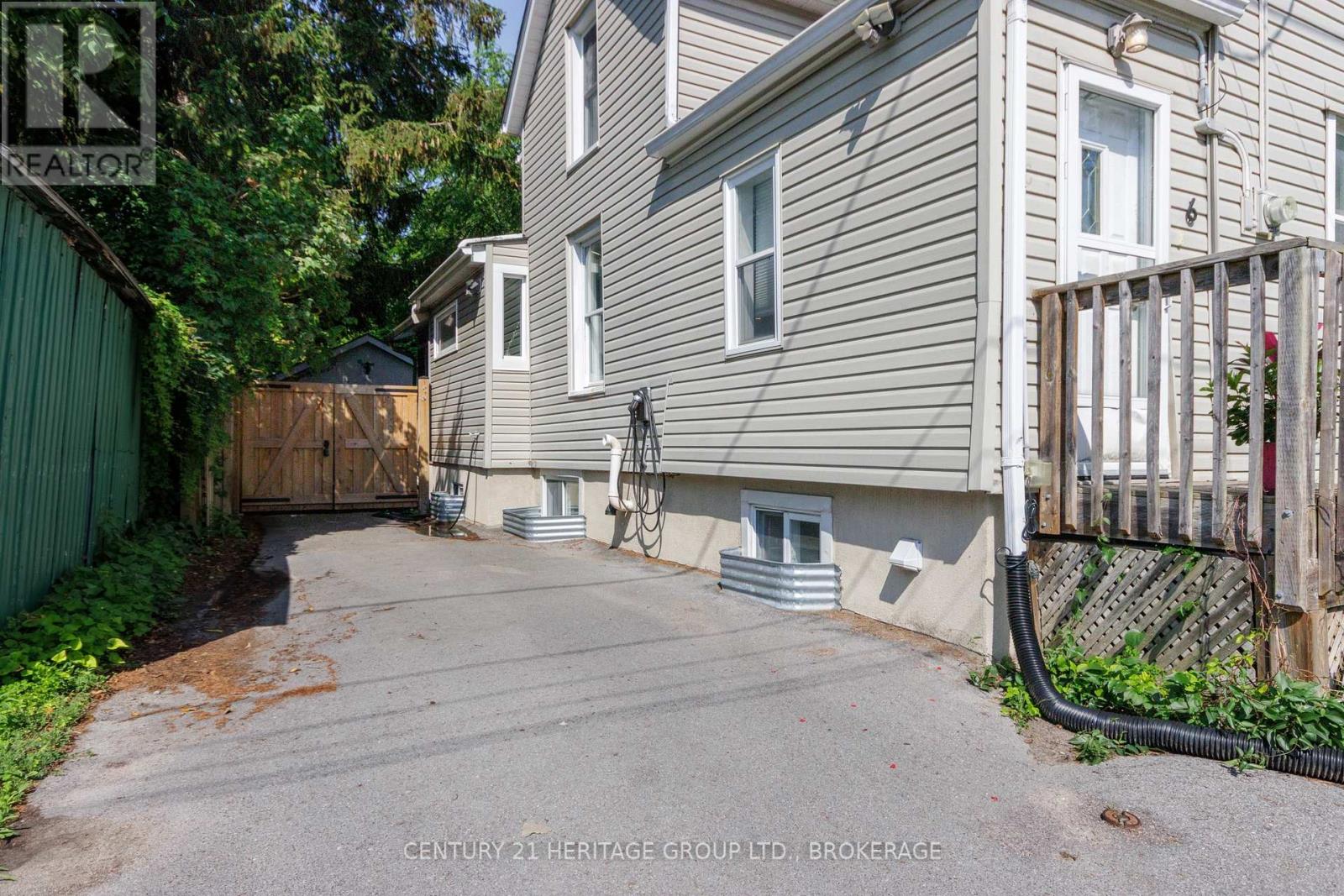 6 ST CATHERINE STREET - 36